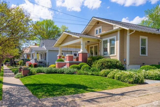 Front porches, Craftsman details, and walkable streets are hallmarks of Alexandria’s early streetcar neighborhoods, including Del Ray and Rosemont.